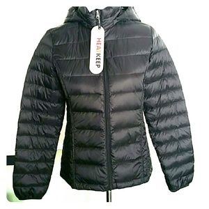 Down packable black hooded jacket small